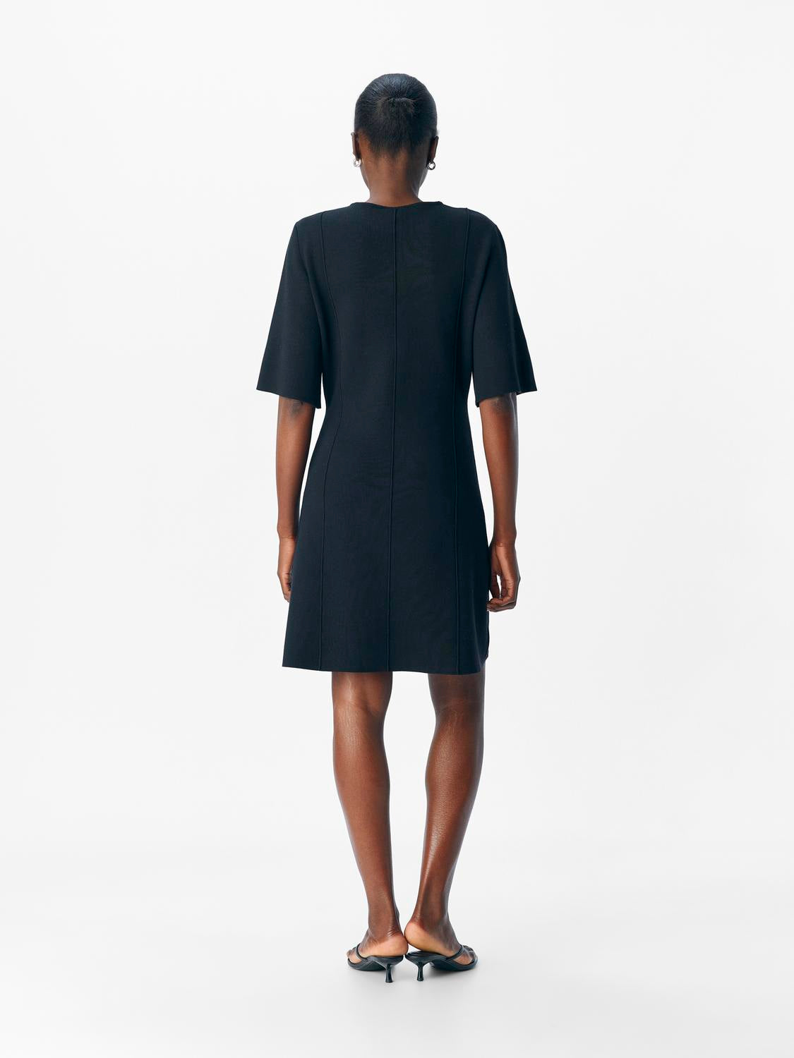 model_shot-back
